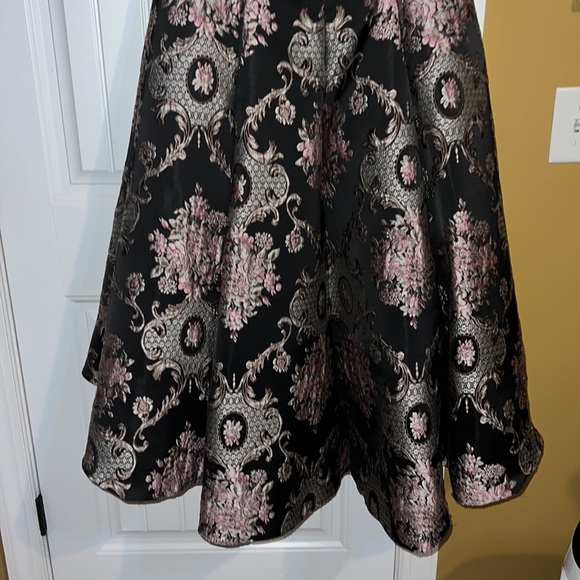 Formal 2 piece gown. Classy, Unique, Sophisticated! - Picture 5 of 7